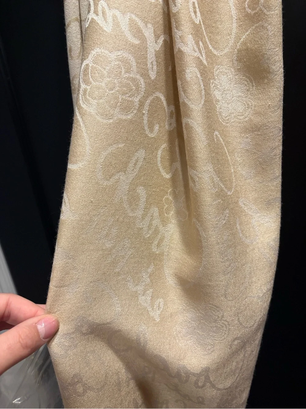 Coach Cream Script-Print scarf pashmina shawl with flowers logo silk wool As Is